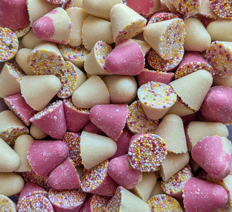 Hannah's Spinning Tops strawberry and cream Pick 'n' Mix sweets - Fresh Sweets | Mayflower Munchies Plymouth